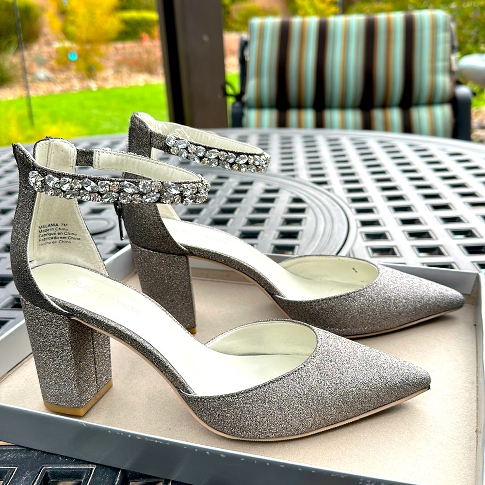 Gorgeous shoes from David’s Bridal.  Worn once.  Like new